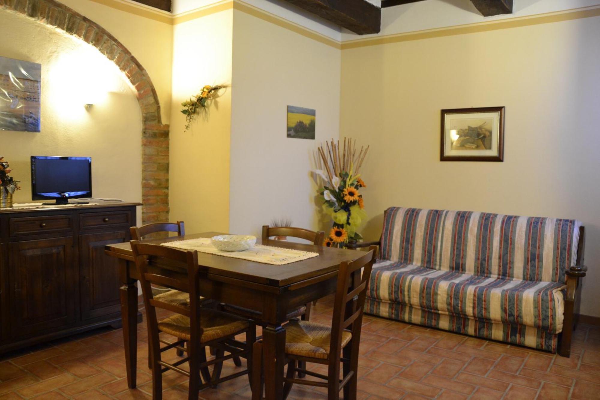 Agriturismo Sanguineto Acquaviva  Εξωτερικό φωτογραφία